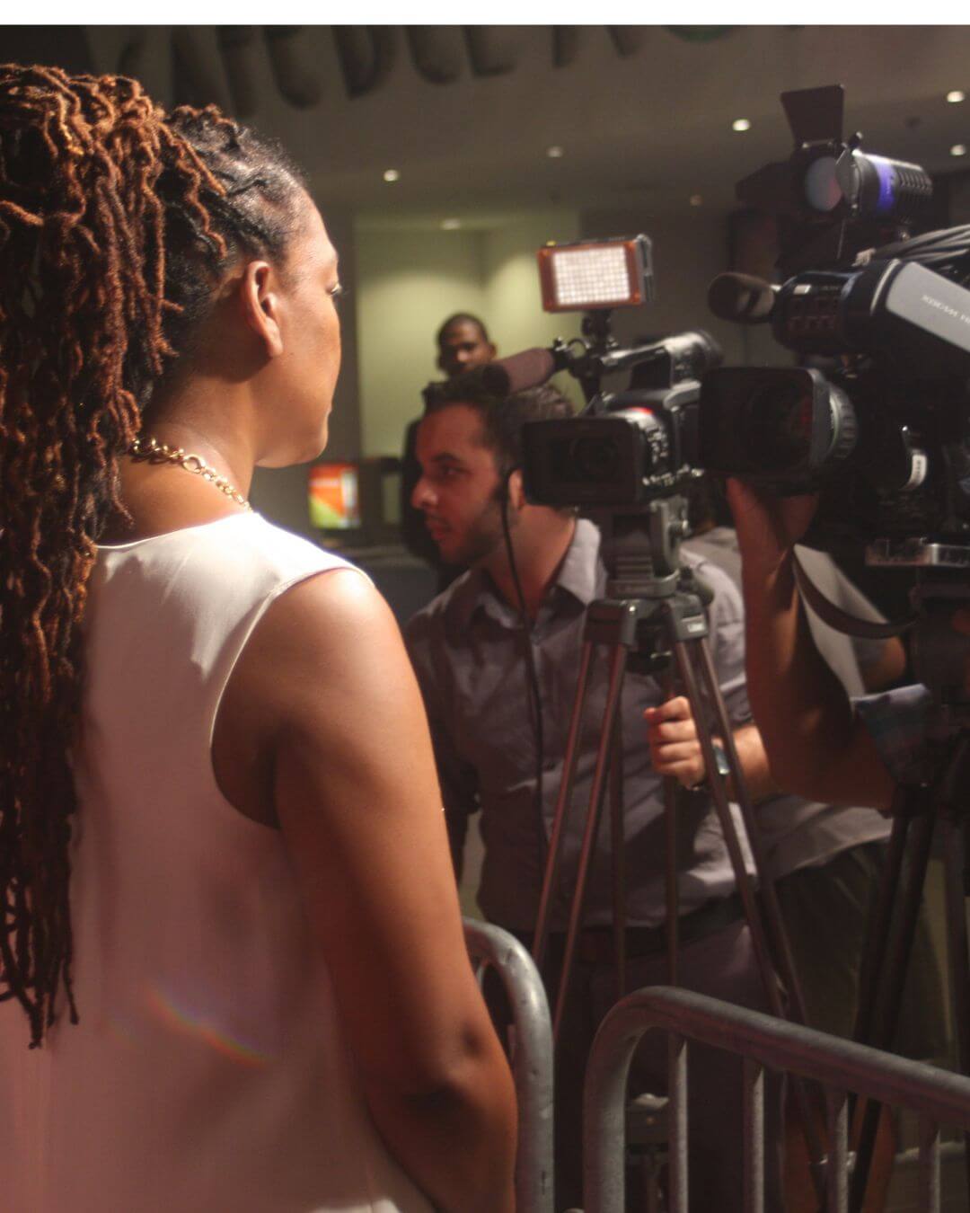 Red carpet answering questions